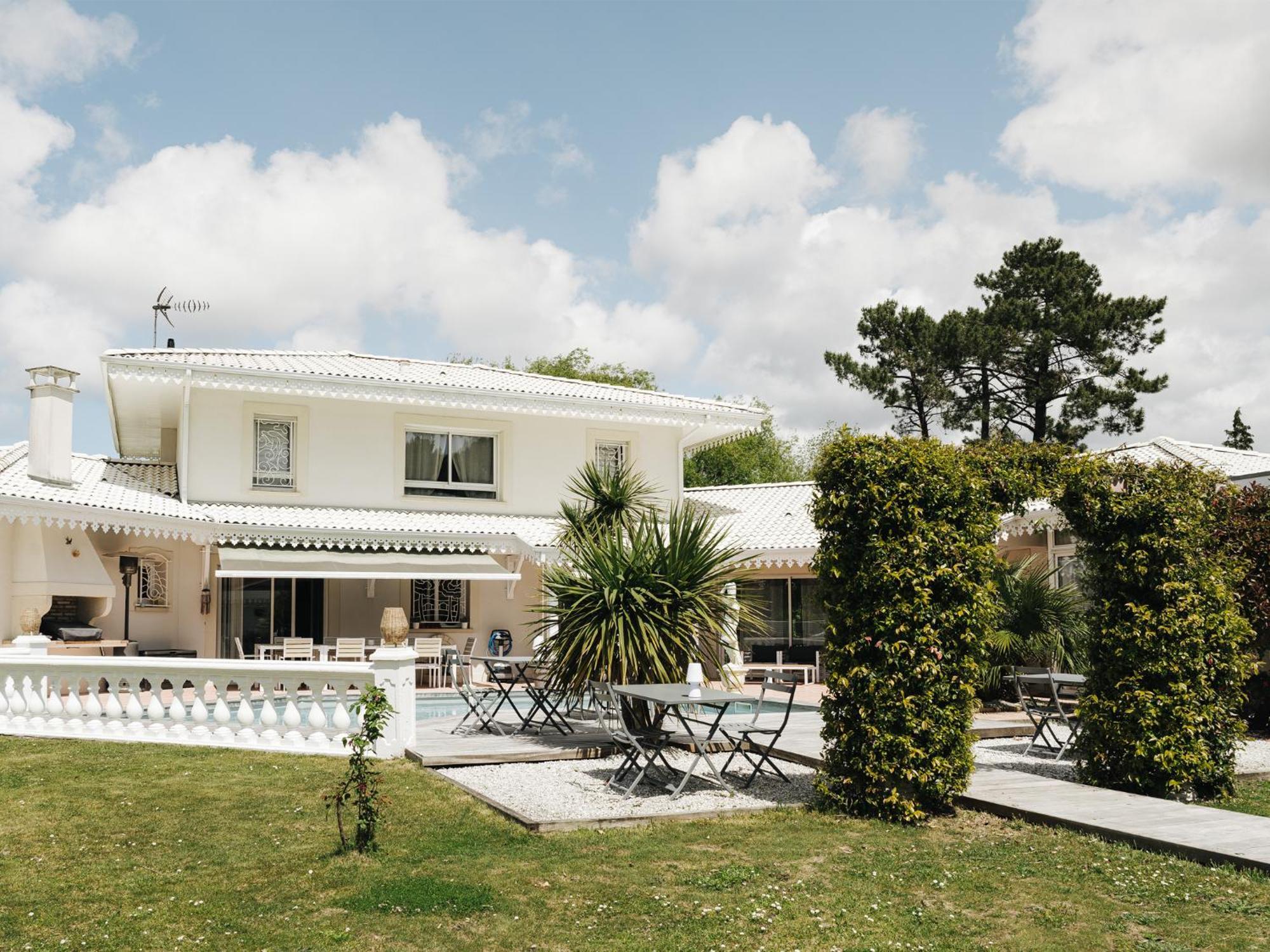 Chambres D'Hotes Villa La Louisiane Арес Екстер'єр фото
