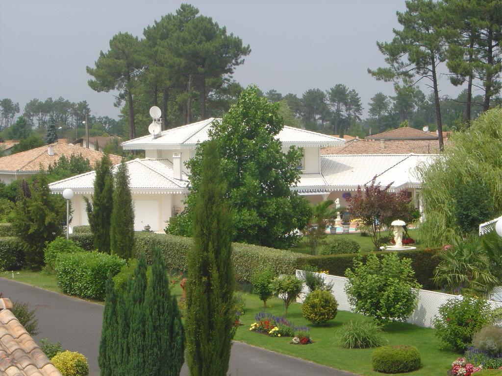 Chambres D'Hotes Villa La Louisiane Арес Екстер'єр фото